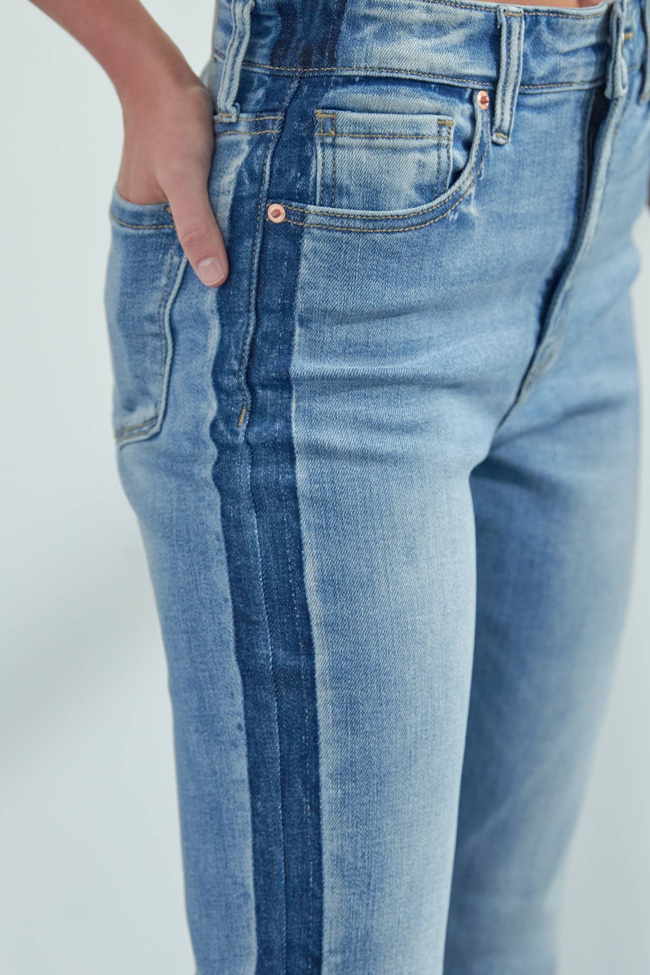 HIGH RISE DENIM