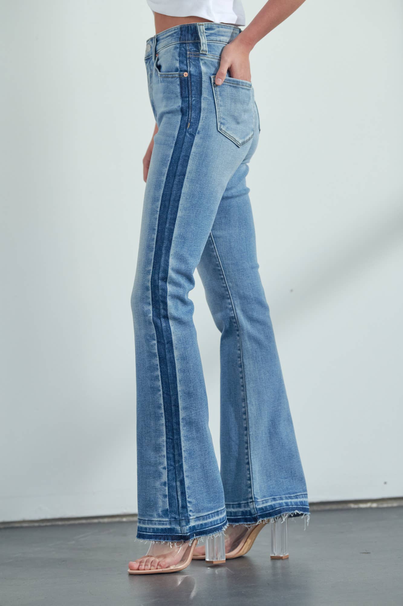 HIGH RISE DENIM